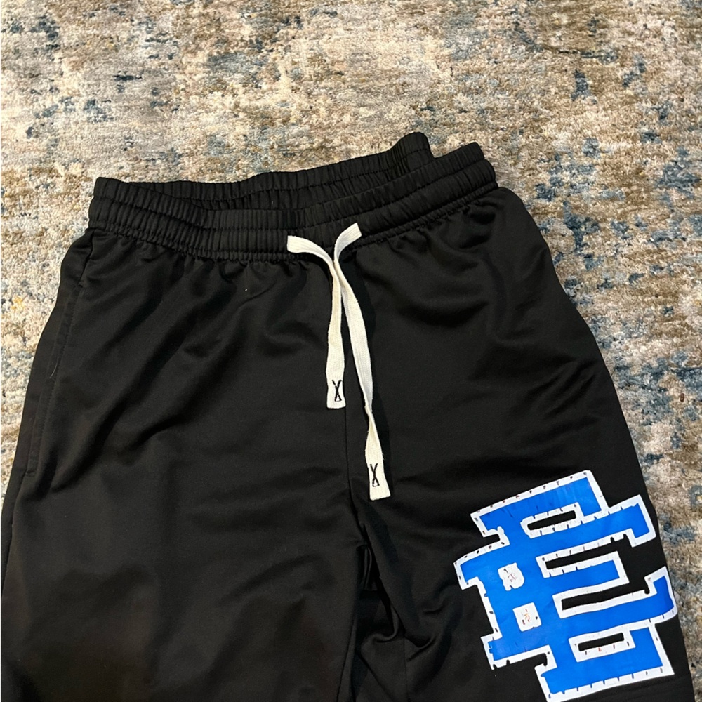 E man short